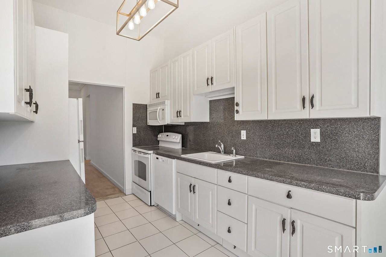 106 Southport Woods Dr #106 - Photo 4 of 13