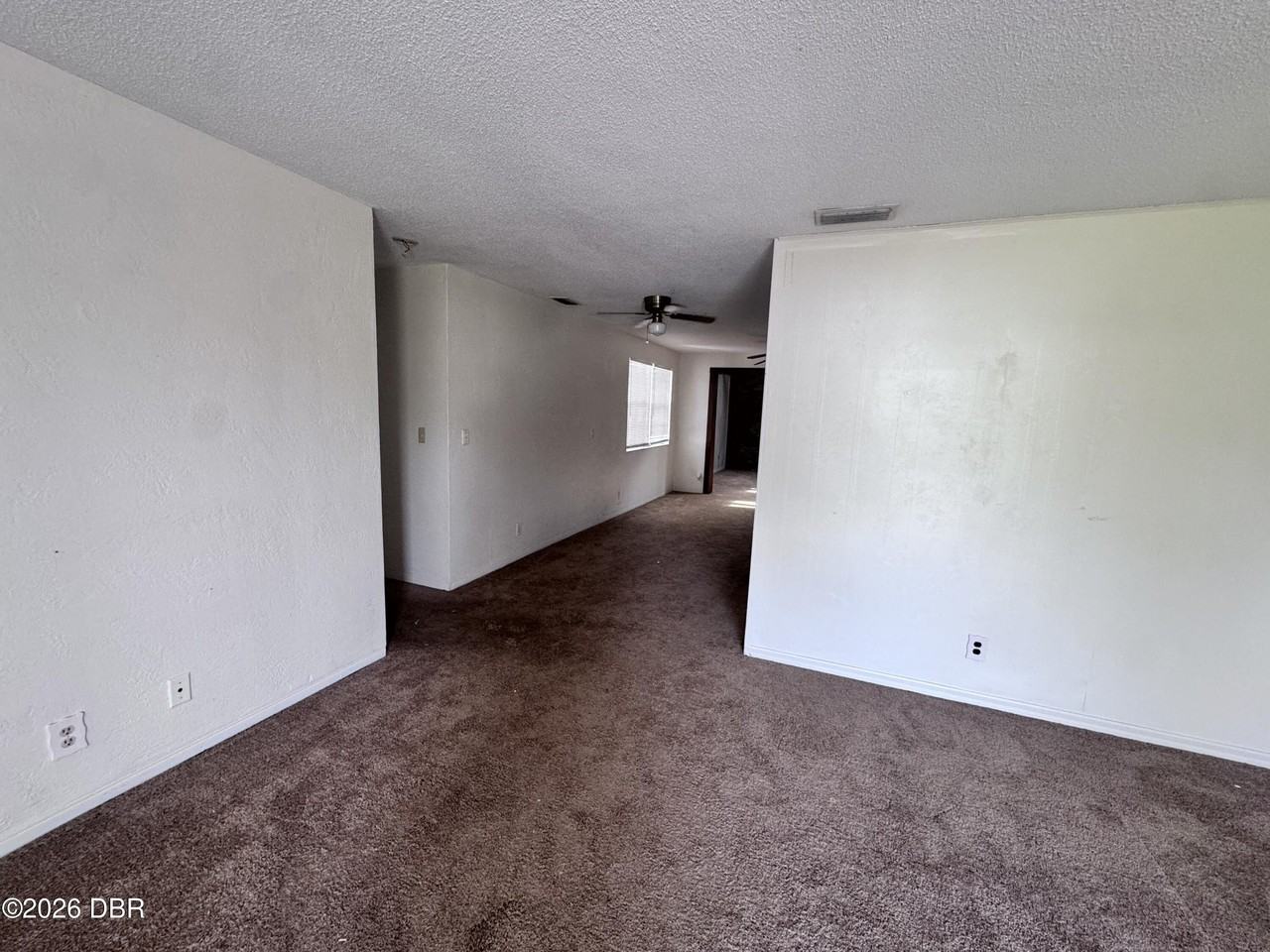 2405 Kenilworth Ave - Photo 4 of 10