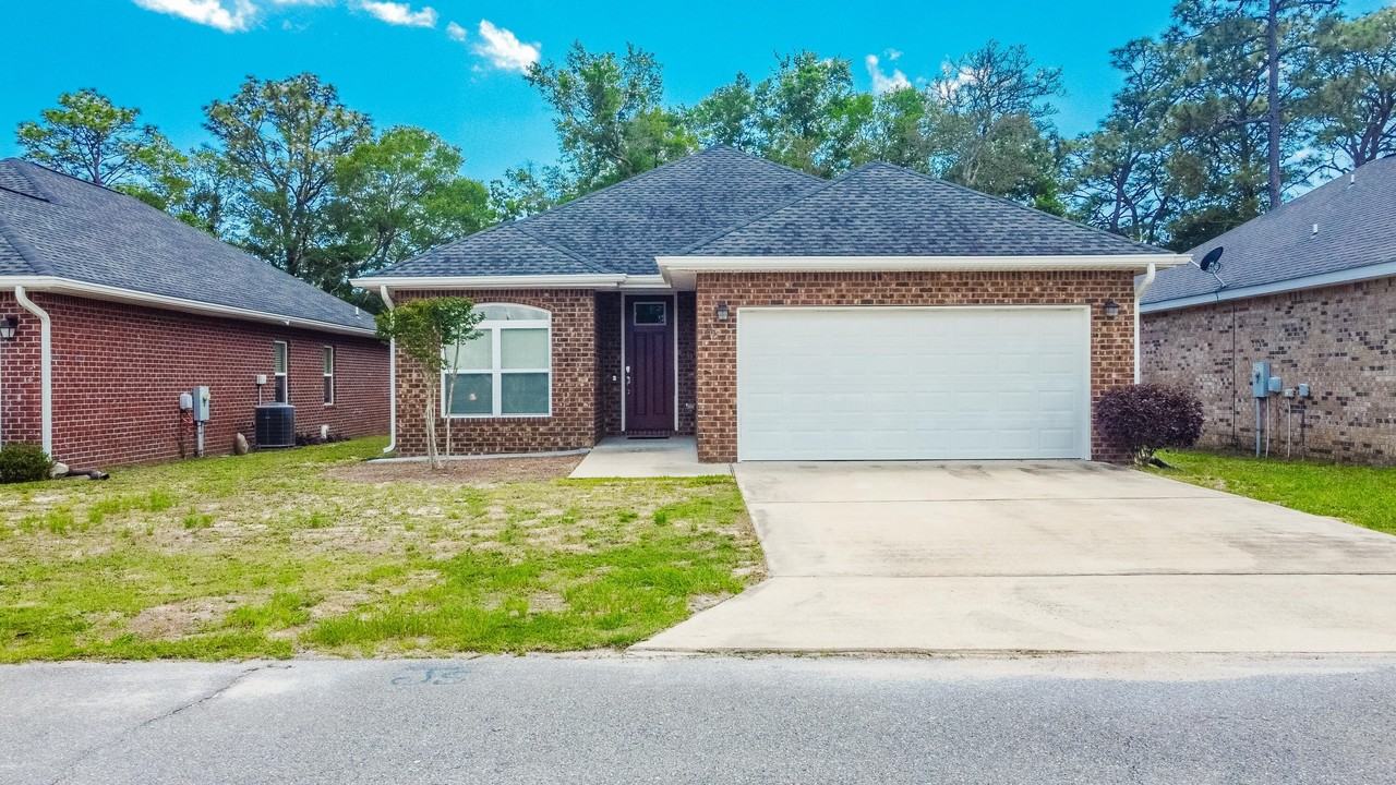 557 Valparaiso Pkwy - Photo 2 of 32
