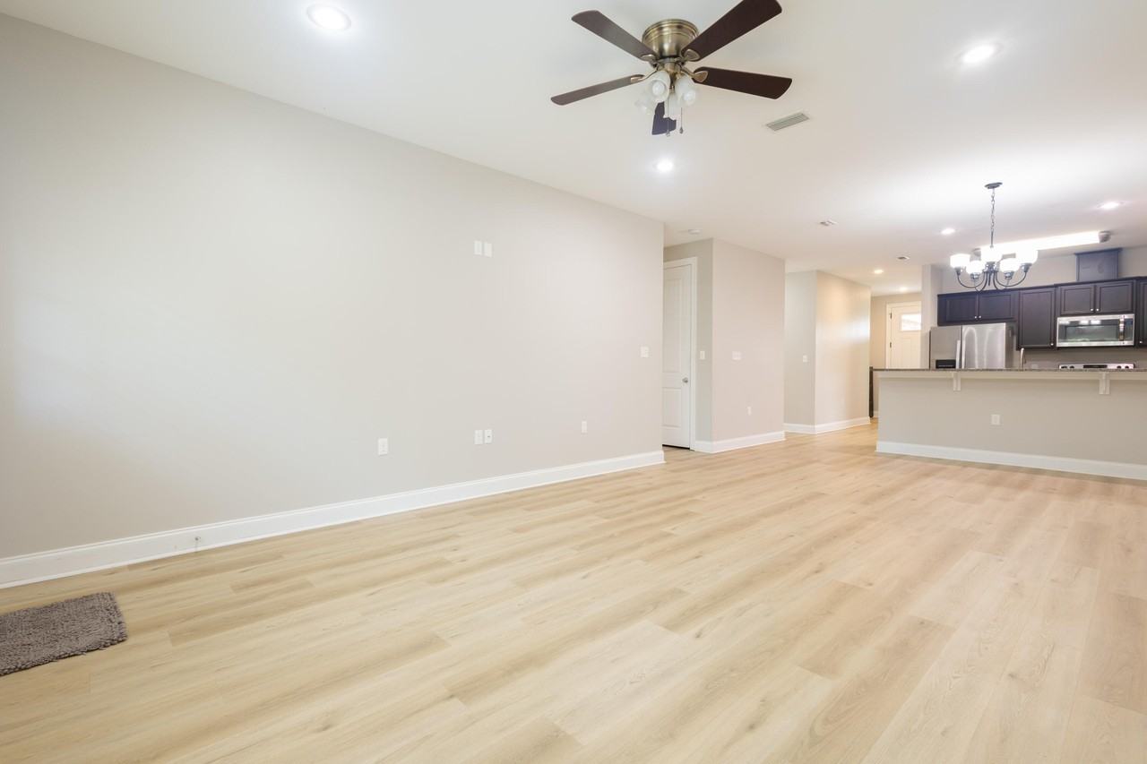 557 Valparaiso Pkwy - Photo 6 of 32