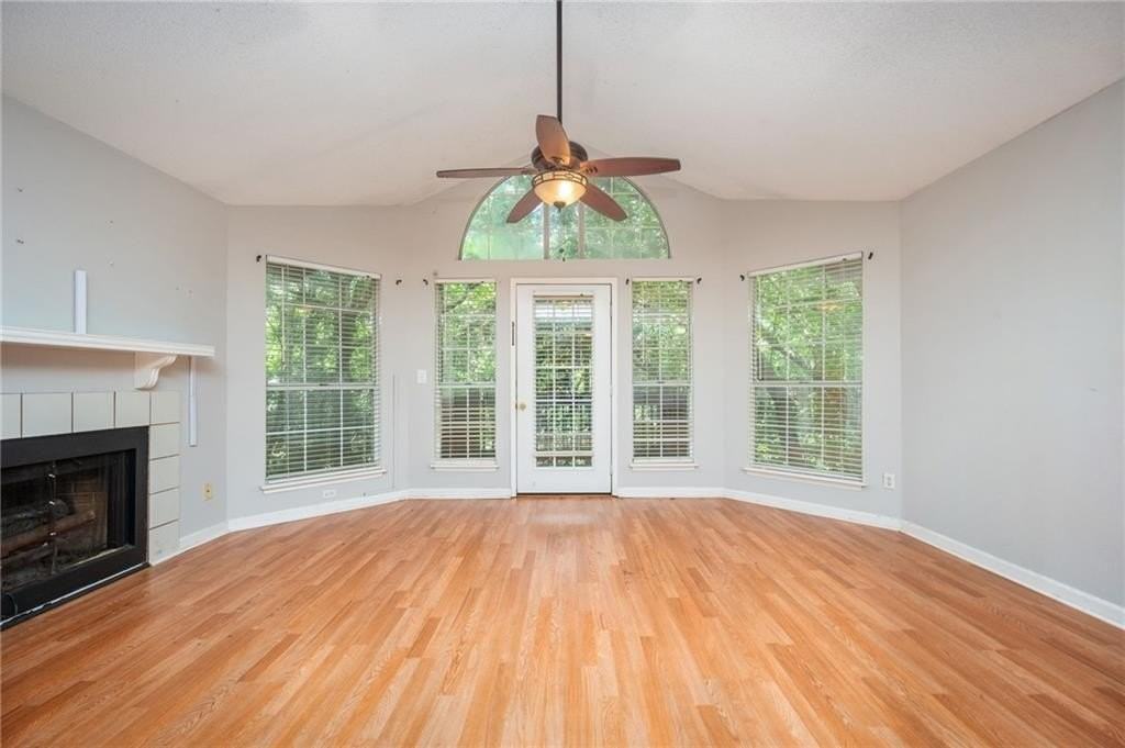 915 Wentworth Ct - Photo 4 of 24