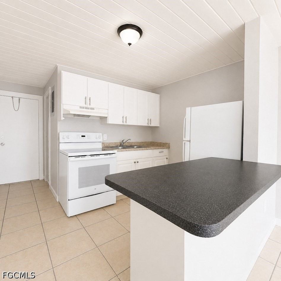 3240 Dora St - Photo 4 of 14