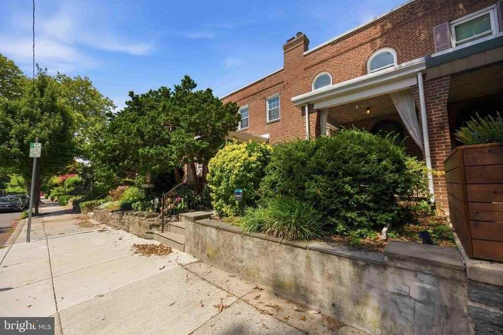 3323 Tilden St - Photo 3 of 36