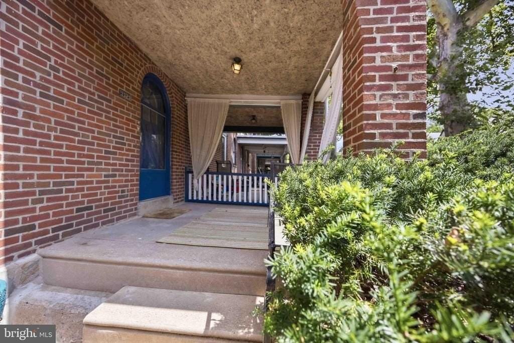 3323 Tilden St - Photo 4 of 36