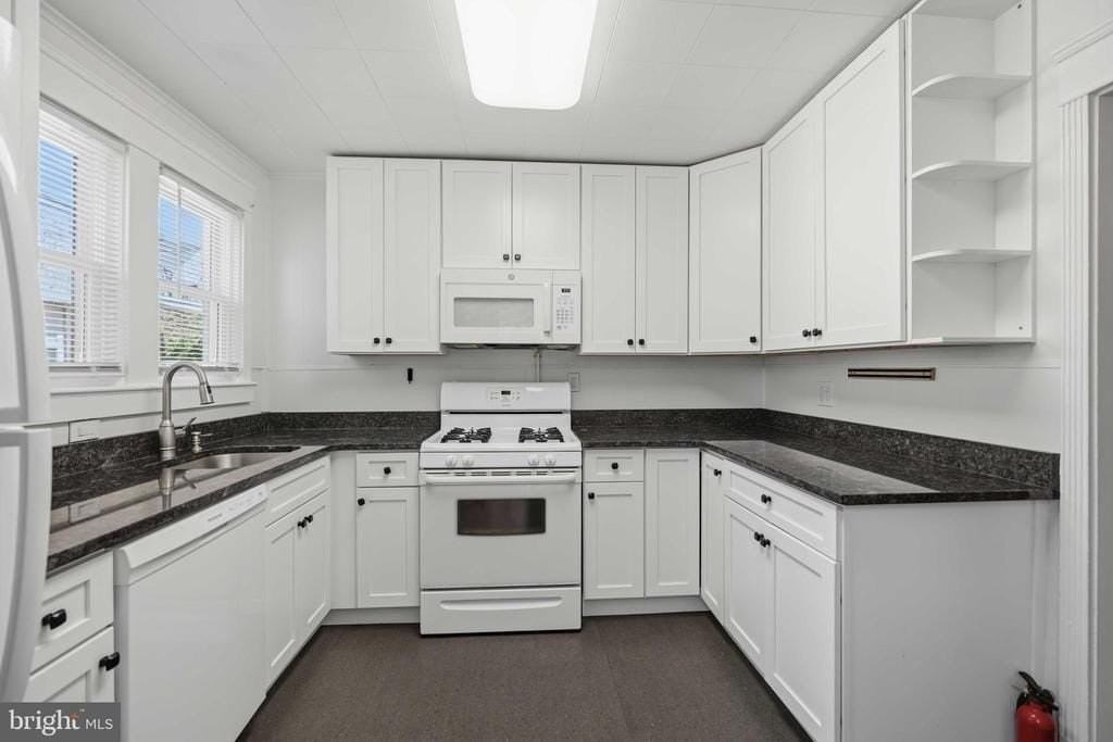 3323 Tilden St - Photo 6 of 36