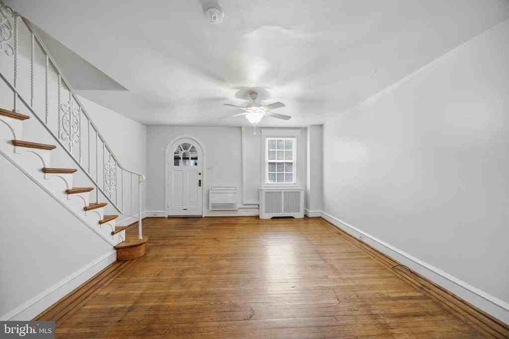 3323 Tilden St - Photo 7 of 36
