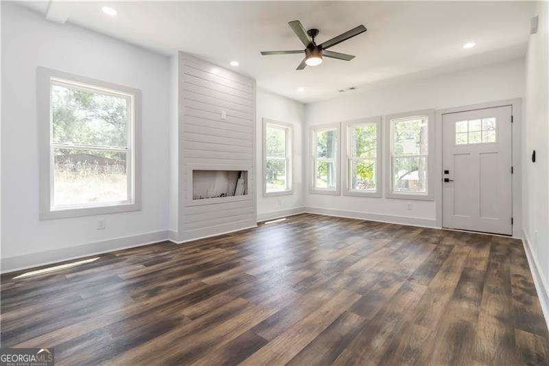 2884 Thompson Cir - Photo 6 of 31