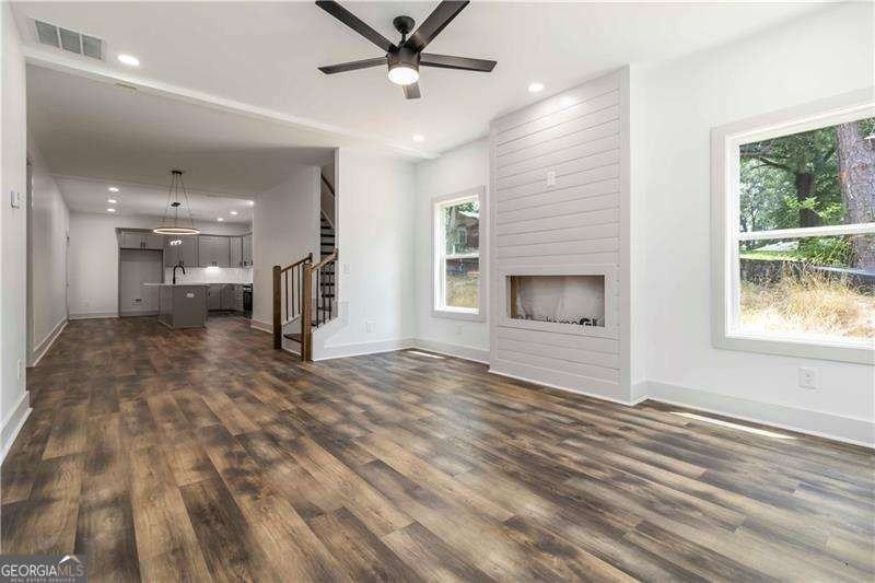 2884 Thompson Cir - Photo 7 of 31
