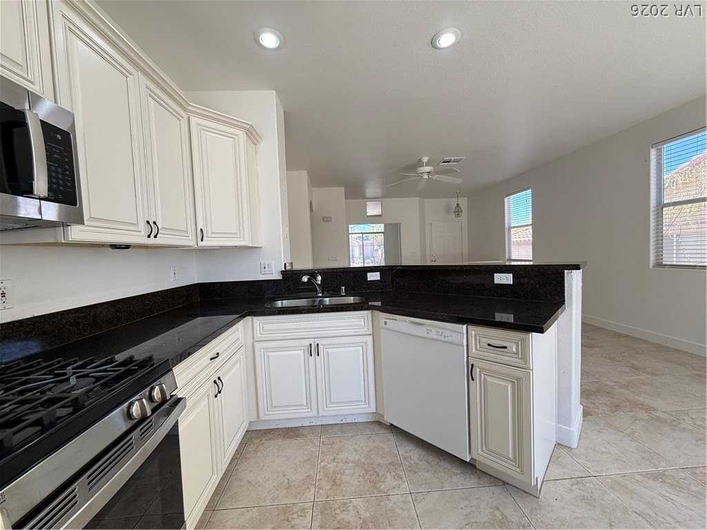 10677 Windrose Point Ave - Photo 7 of 22