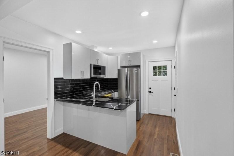 24 Dean St #1 - Photo 5 of 41