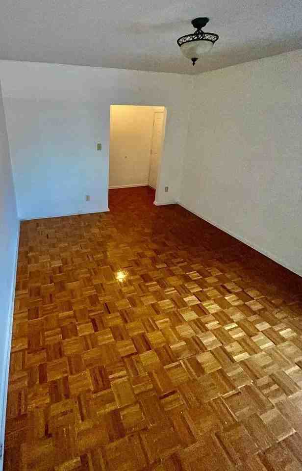 42 Van Wagenen Ave #23 - Photo 7 of 28