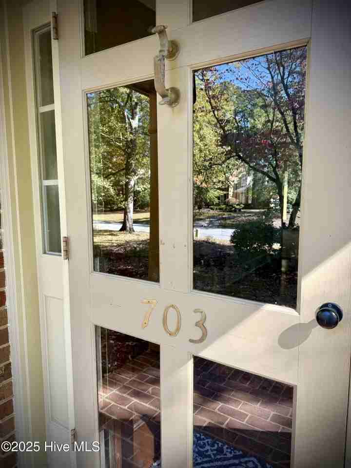 703 Daventry Dr - Photo 2 of 50