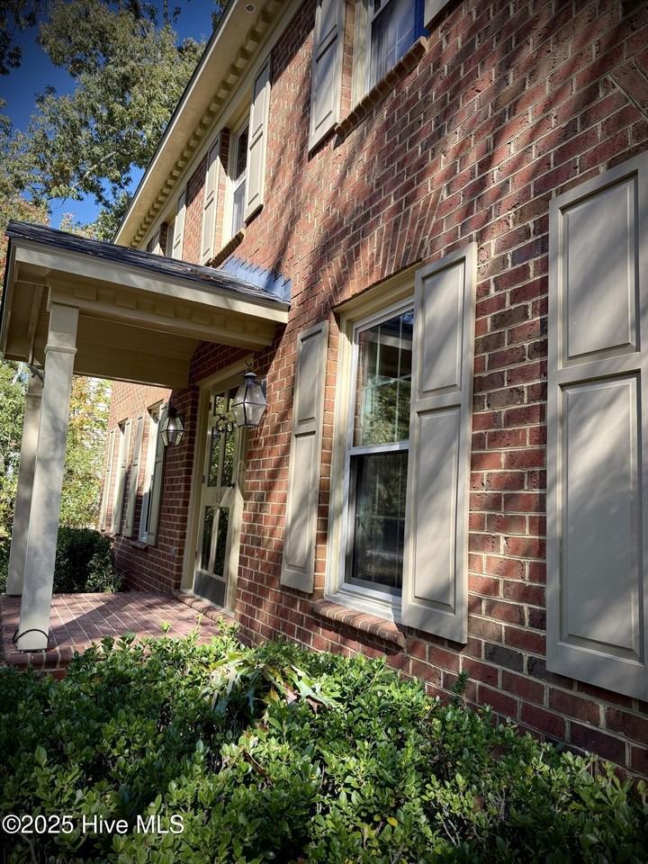 703 Daventry Dr - Photo 3 of 50