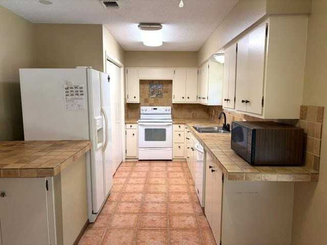 531 Fairway Ct - Photo 7 of 26