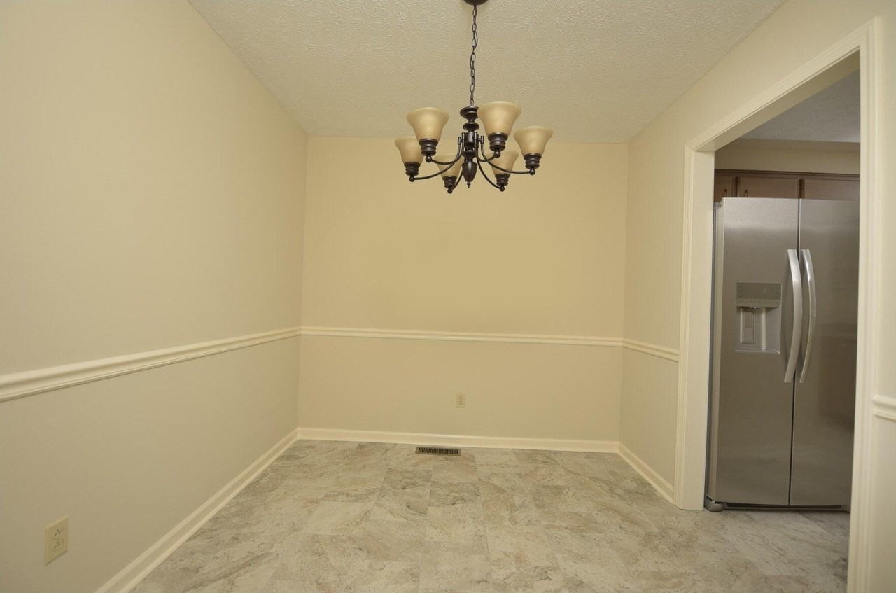 107 Oakmont Ln - Photo 4 of 13