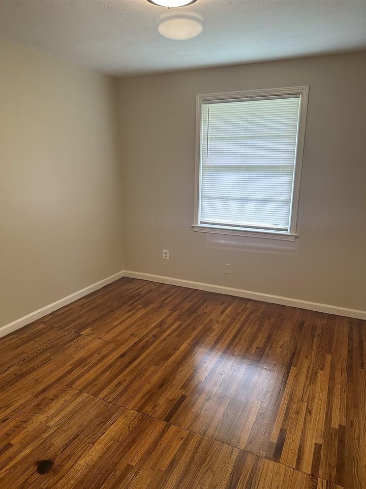 3559 Millard Rd - Photo 2 of 8