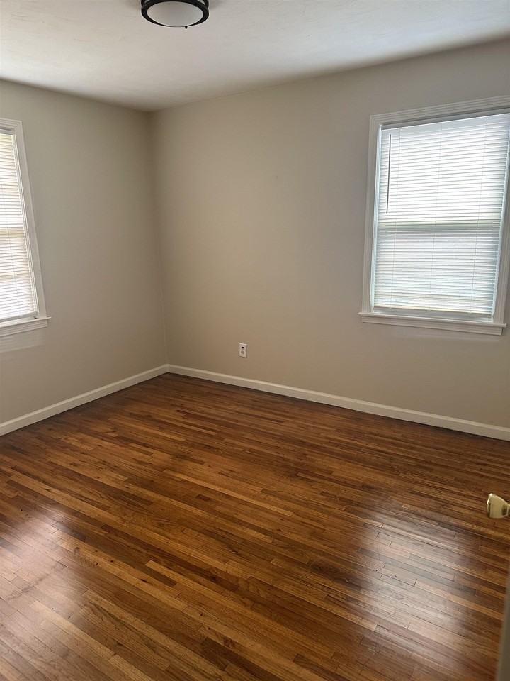 3559 Millard Rd - Photo 4 of 8