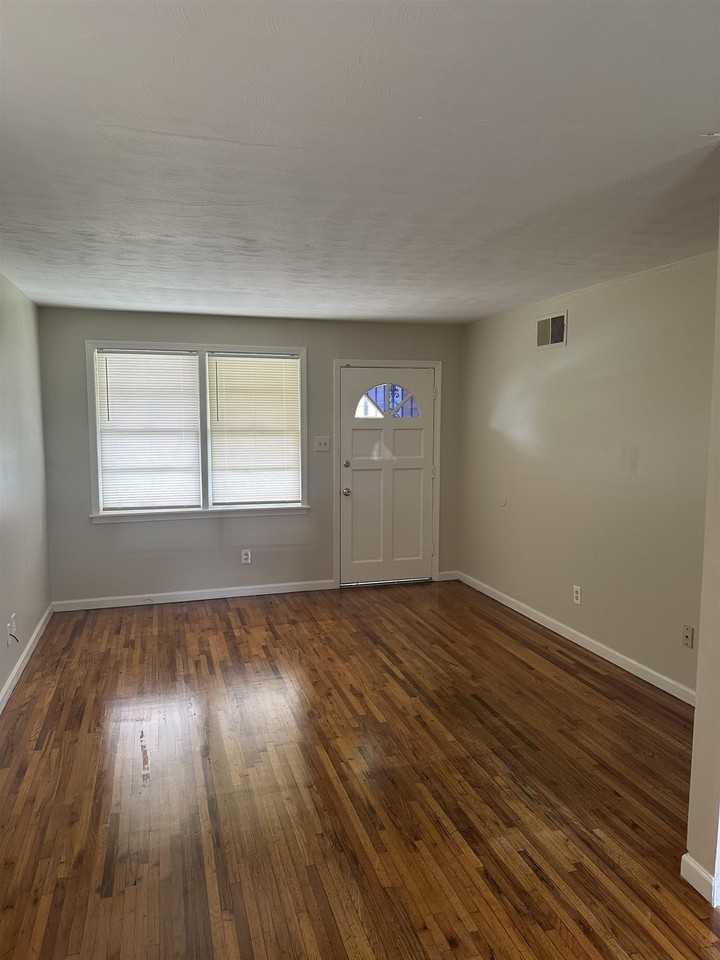 3559 Millard Rd - Photo 5 of 8