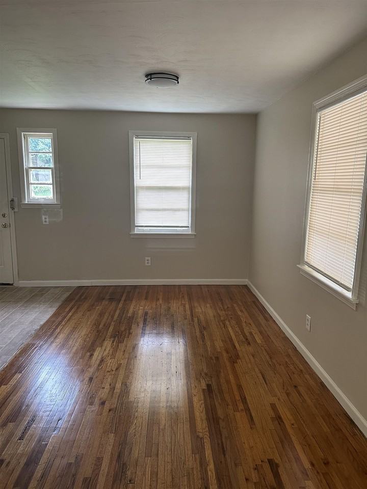 3559 Millard Rd - Photo 7 of 8