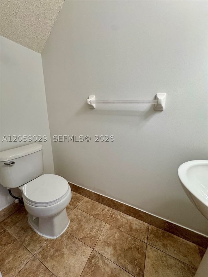 16743 Hemingway Dr #16743 - Photo 4 of 50