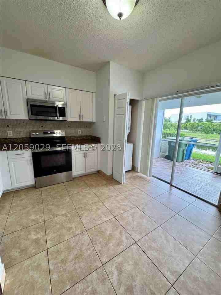 16743 Hemingway Dr #16743 - Photo 6 of 50