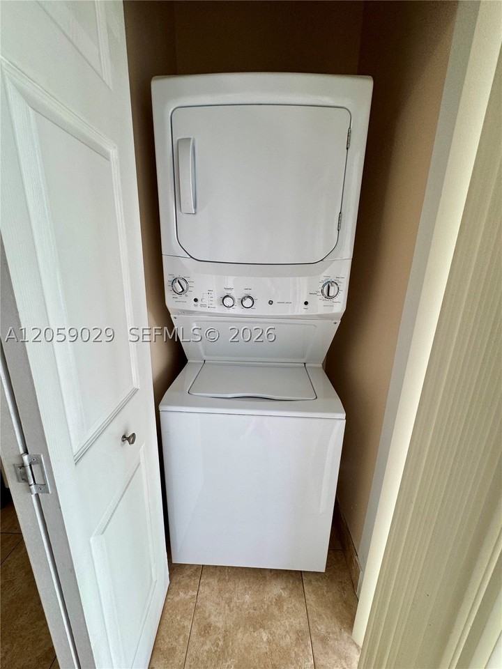 16743 Hemingway Dr #16743 - Photo 7 of 50