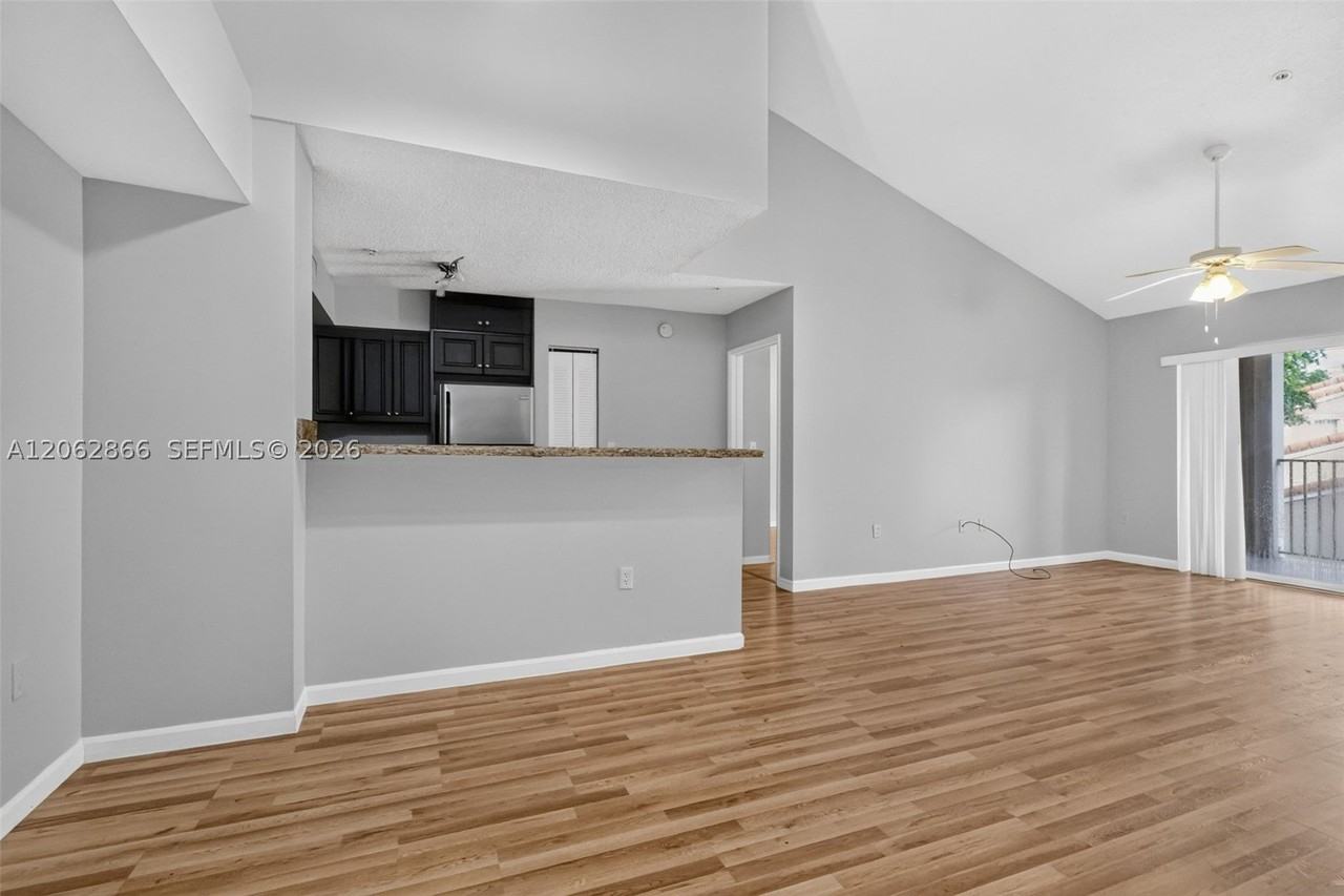 7808 Sonoma Springs Cir #304 - Photo 3 of 28