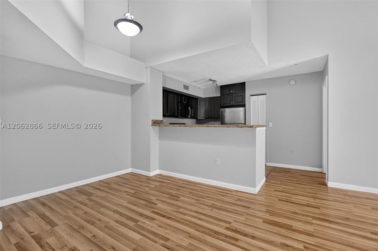 7808 Sonoma Springs Cir #304 - Photo 4 of 28