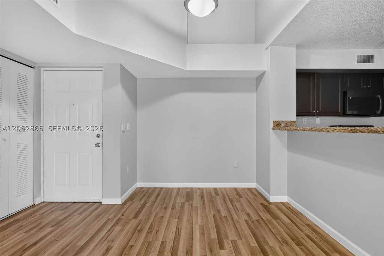 7808 Sonoma Springs Cir #304 - Photo 5 of 28