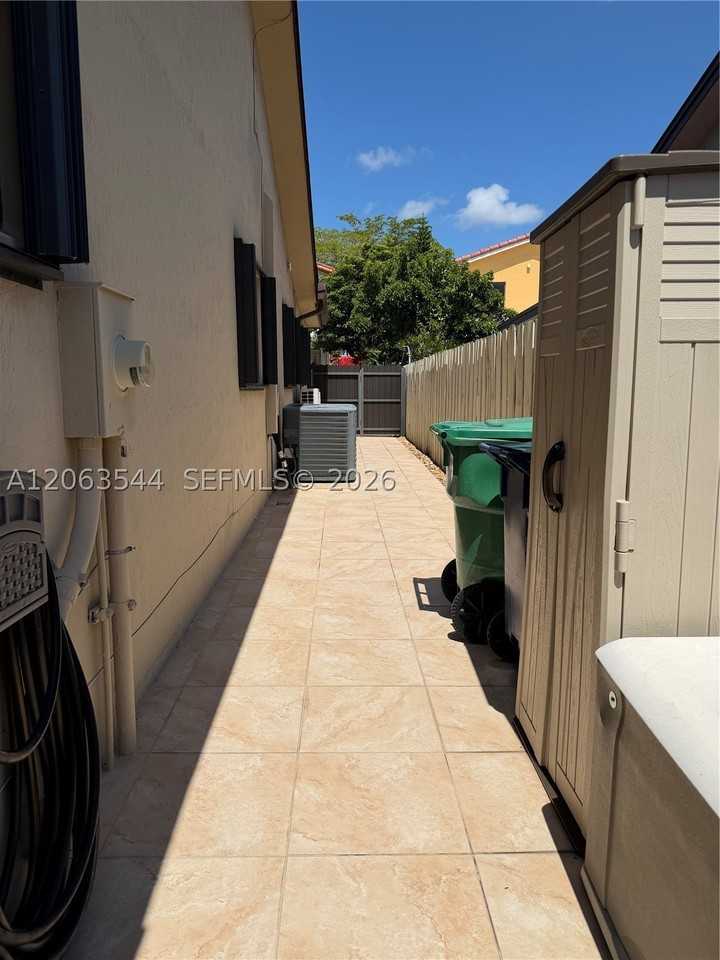 10903 Sw 146th Ct #0 - Photo 3 of 16