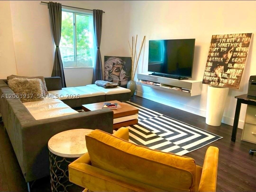2732 Sw 26th St #2732 - Photo 6 of 31