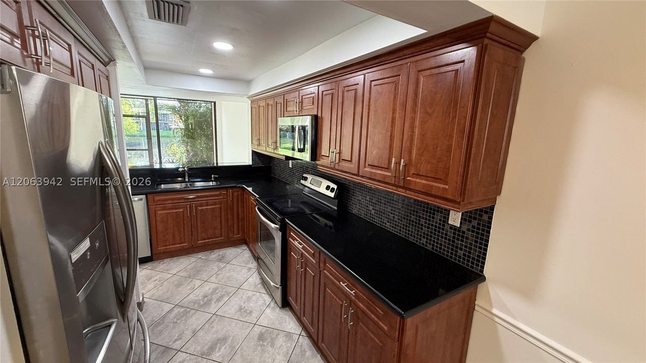 2961 Sw 87th Ave #301 - Photo 2 of 29