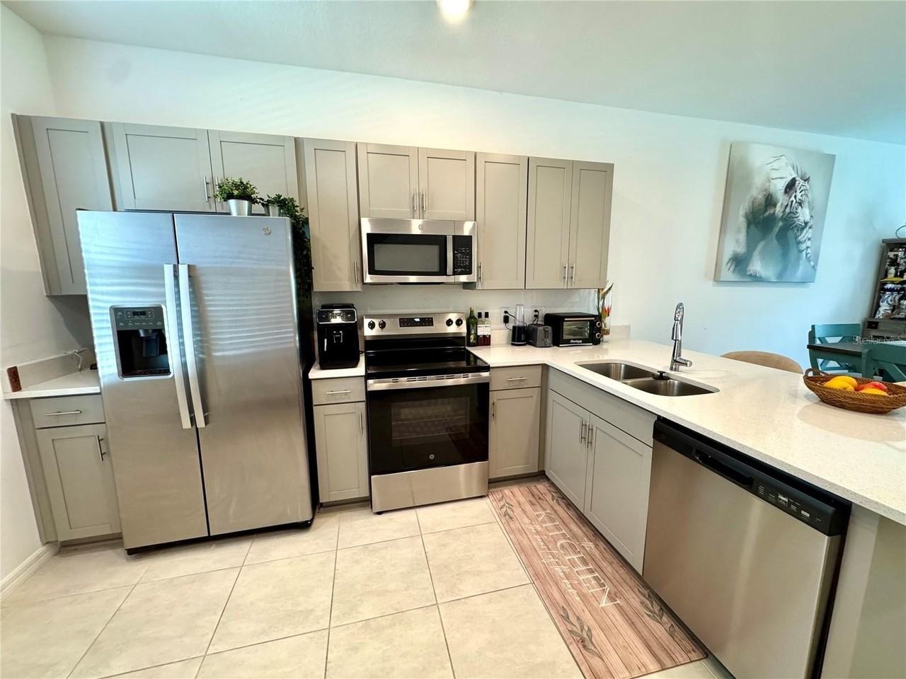 8952 Daybreak St - Photo 4 of 24