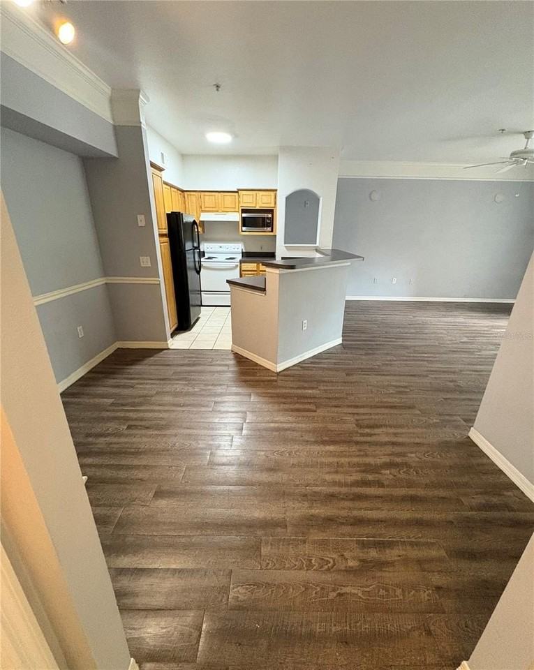 6412 Queens Borough Ave #207 - Photo 5 of 19