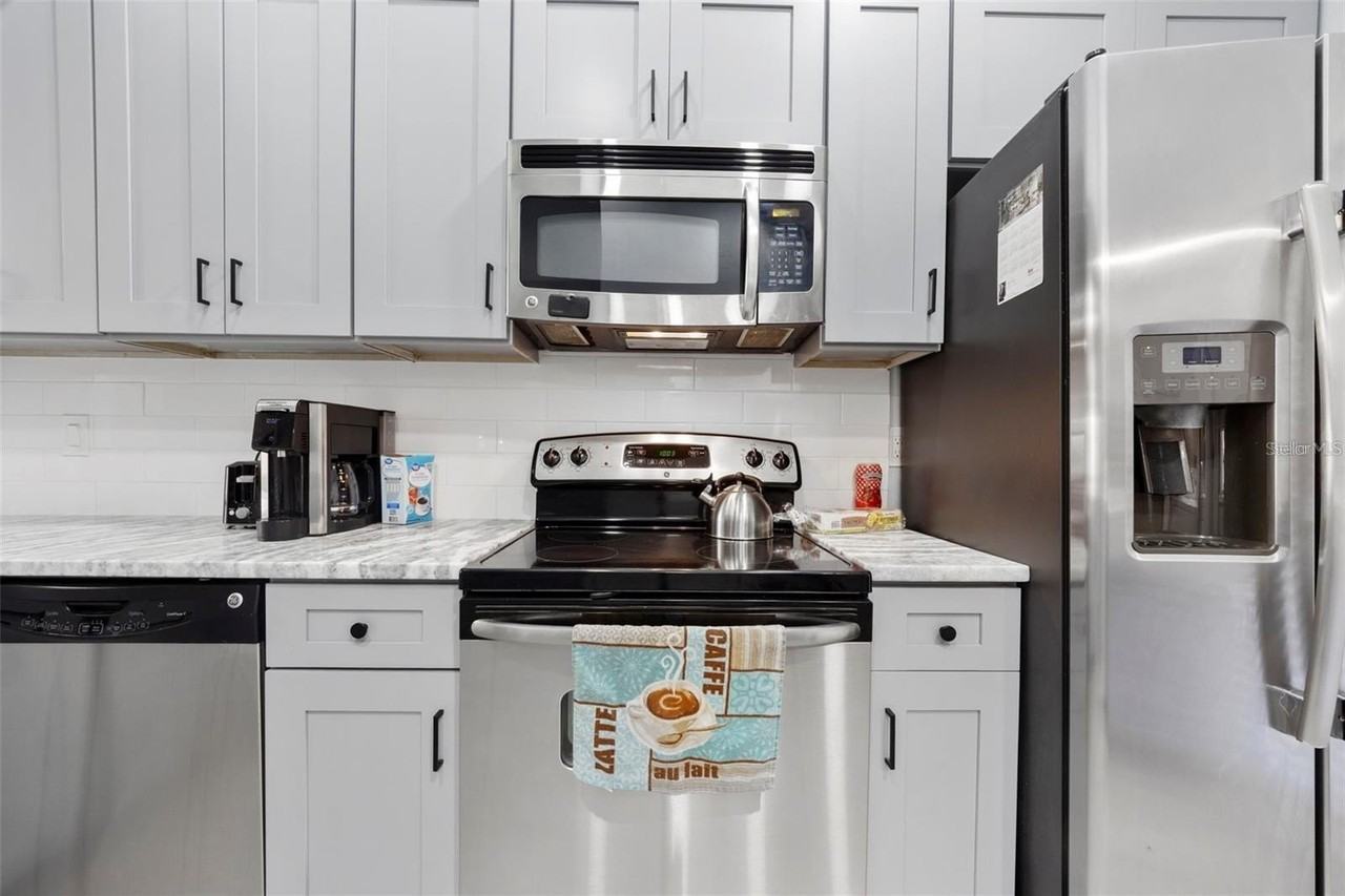 3401 Cypress Head Ct - Photo 5 of 50