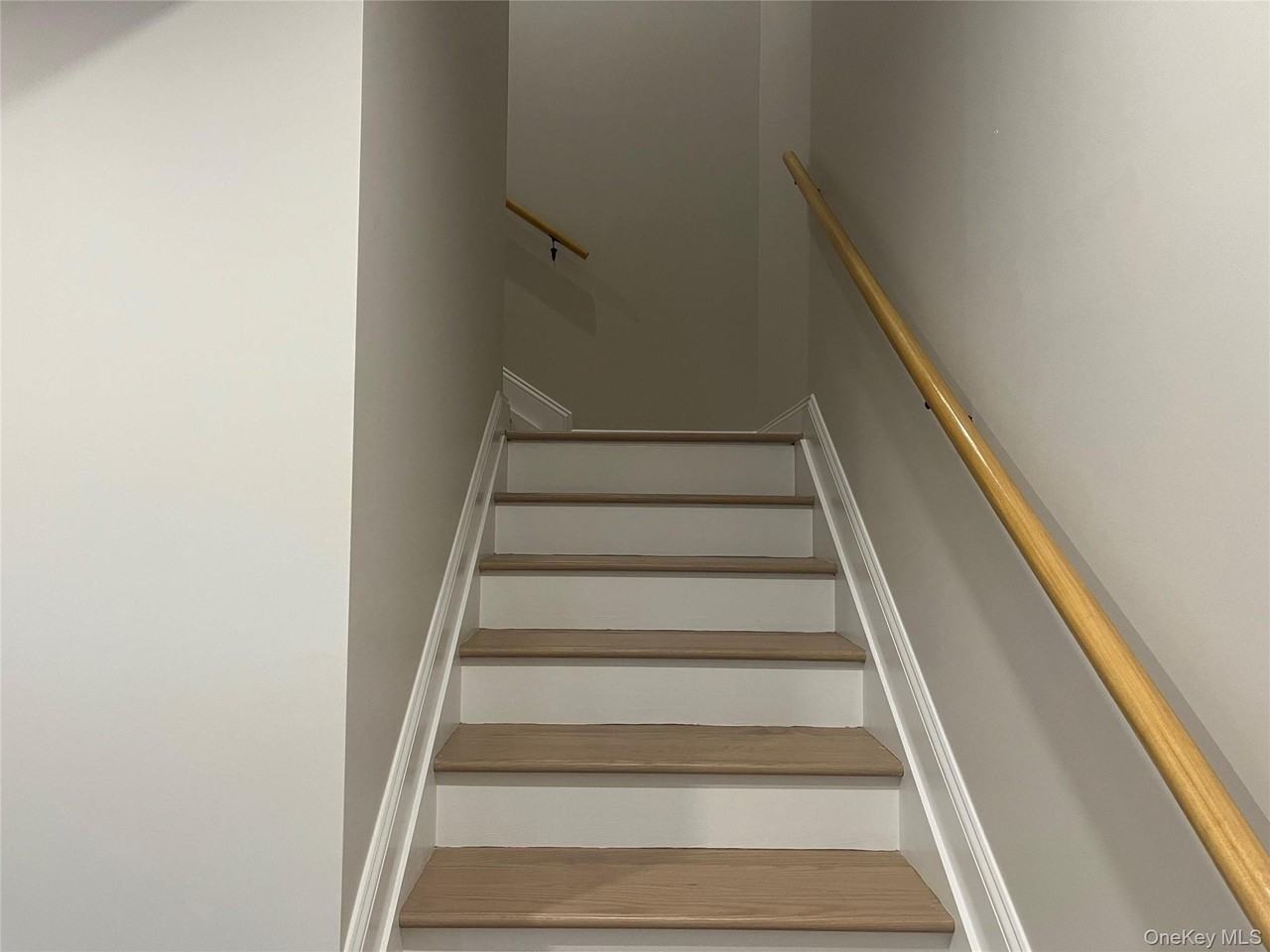 68A W Main St #A - Photo 4 of 18