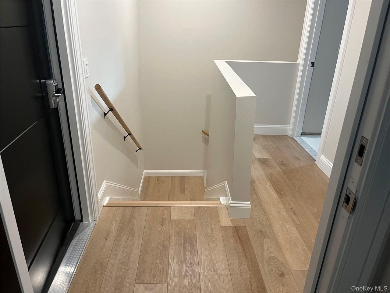 68A W Main St #A - Photo 5 of 18