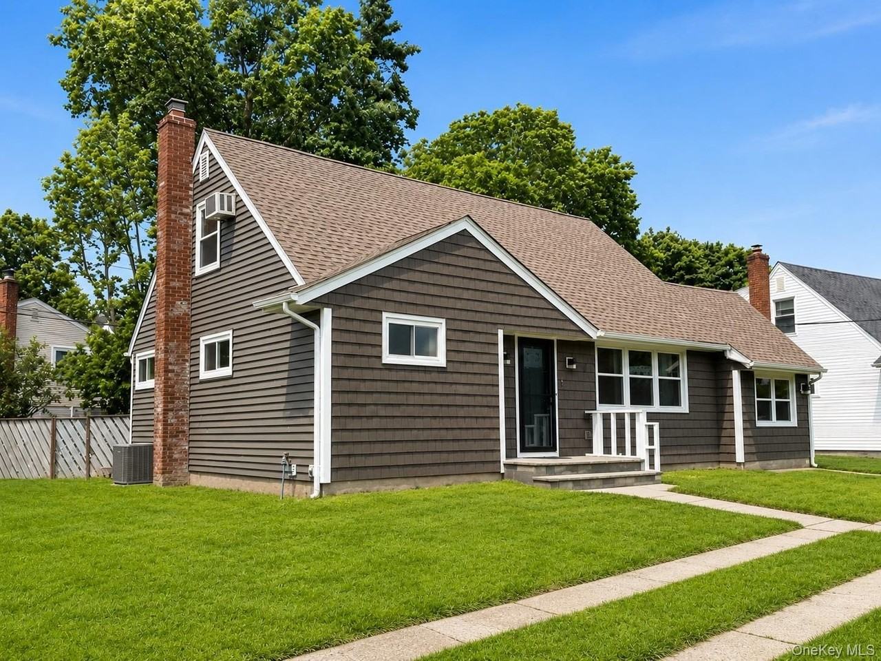 7 Mindy Ln - Photo 2 of 13