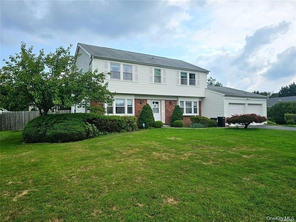 9 Maureen Ln - Photo 2 of 2