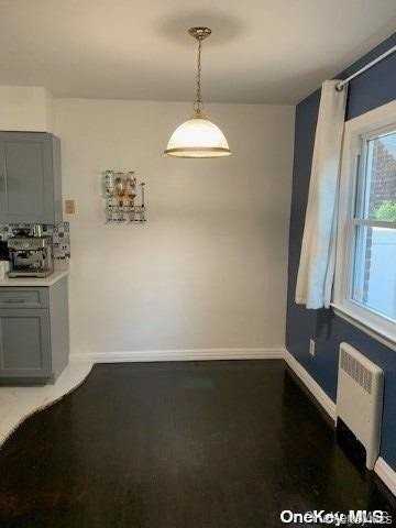 187 Perry St - Photo 7 of 14