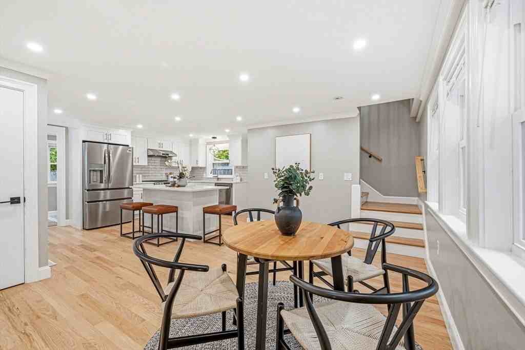 63 Russell Rd - Photo 5 of 28