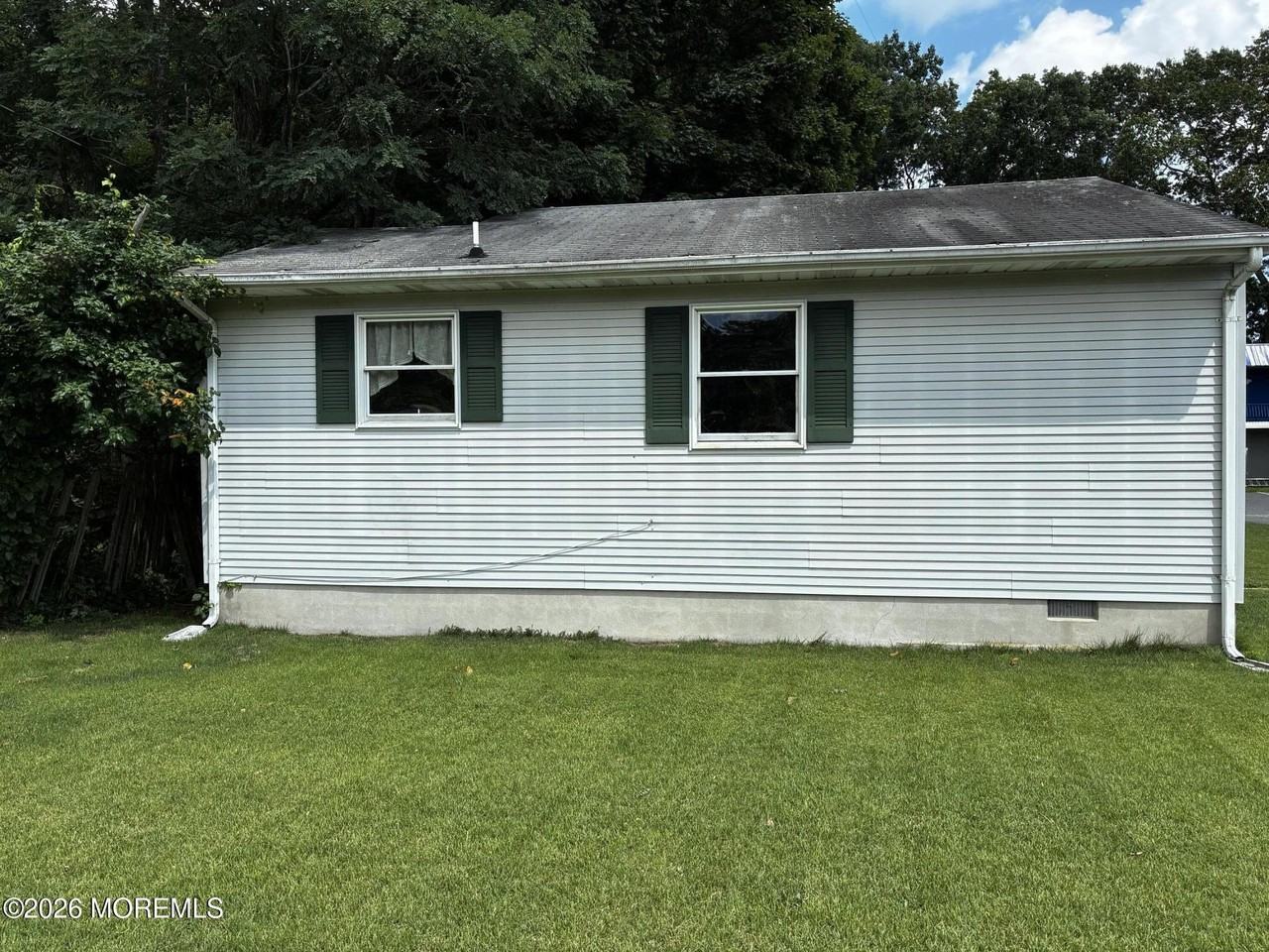 1023 Atlantic City Blvd - Photo 2 of 9