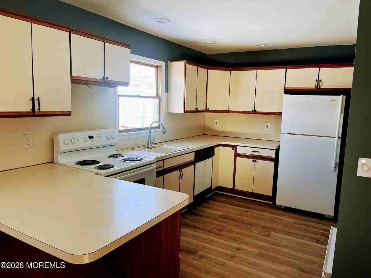 1023 Atlantic City Blvd - Photo 5 of 9