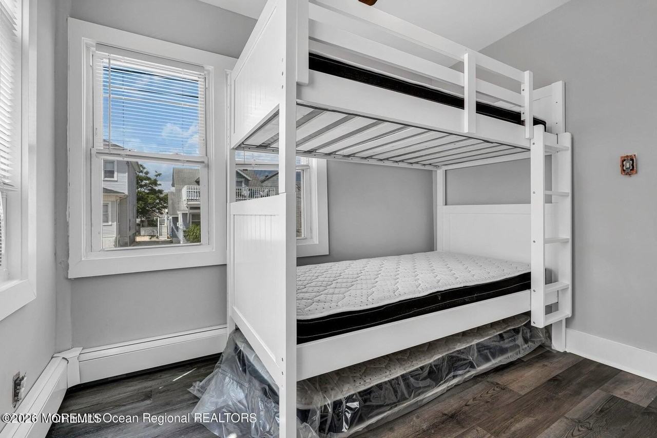 39 Sheridan Ave #1 - Photo 3 of 9