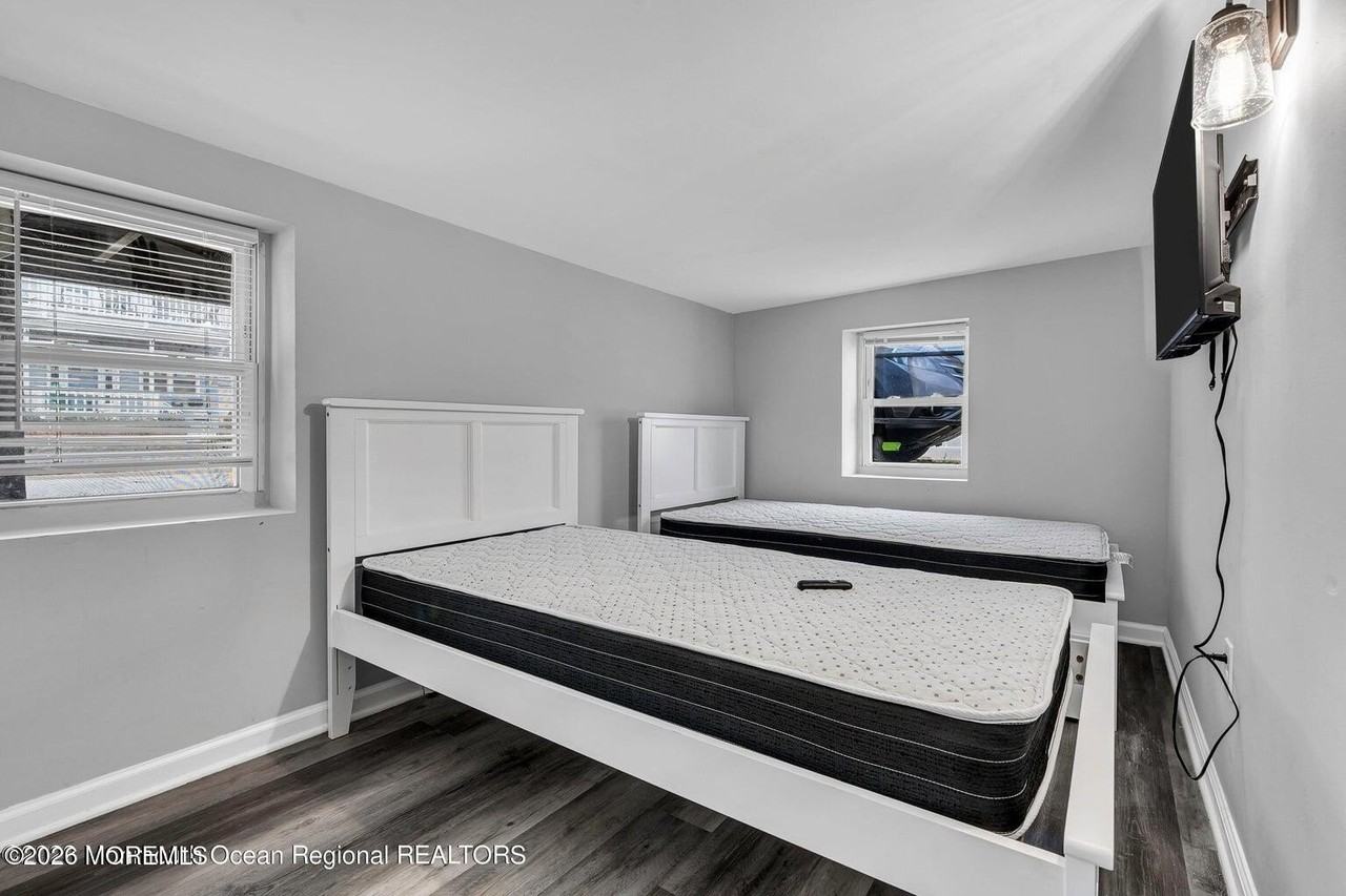 39 Sheridan Ave #1 - Photo 6 of 9
