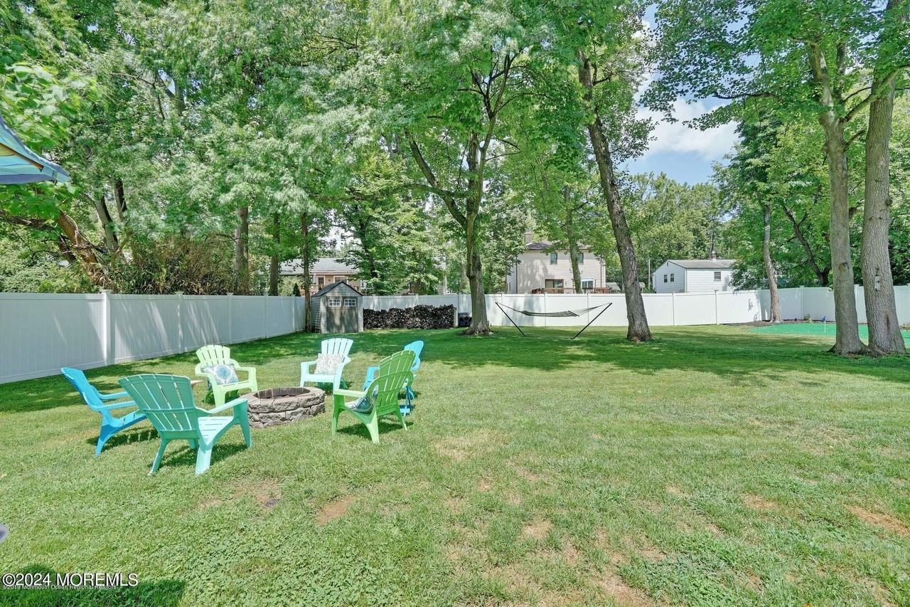 445 Brookside Ave - Photo 2 of 10