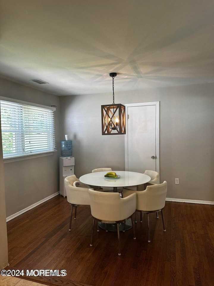 445 Brookside Ave - Photo 6 of 10