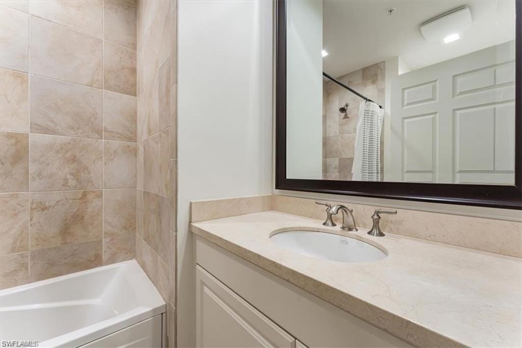 5080 Annunciation Cir #1306 - Photo 3 of 7