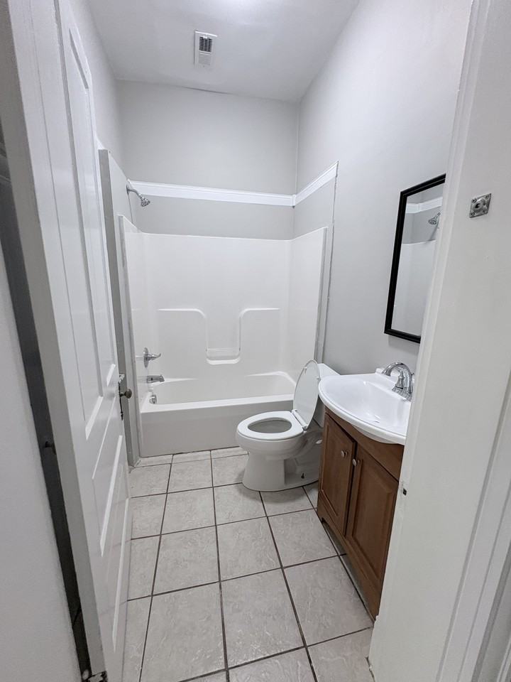 340 S Main St #3 - Photo 6 of 8