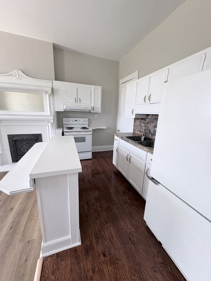340 S Main St #3 - Photo 7 of 8